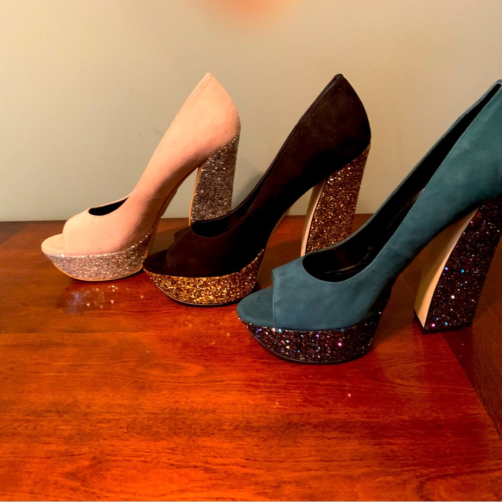 BOUTIQUE 9. SUEDE HEELS